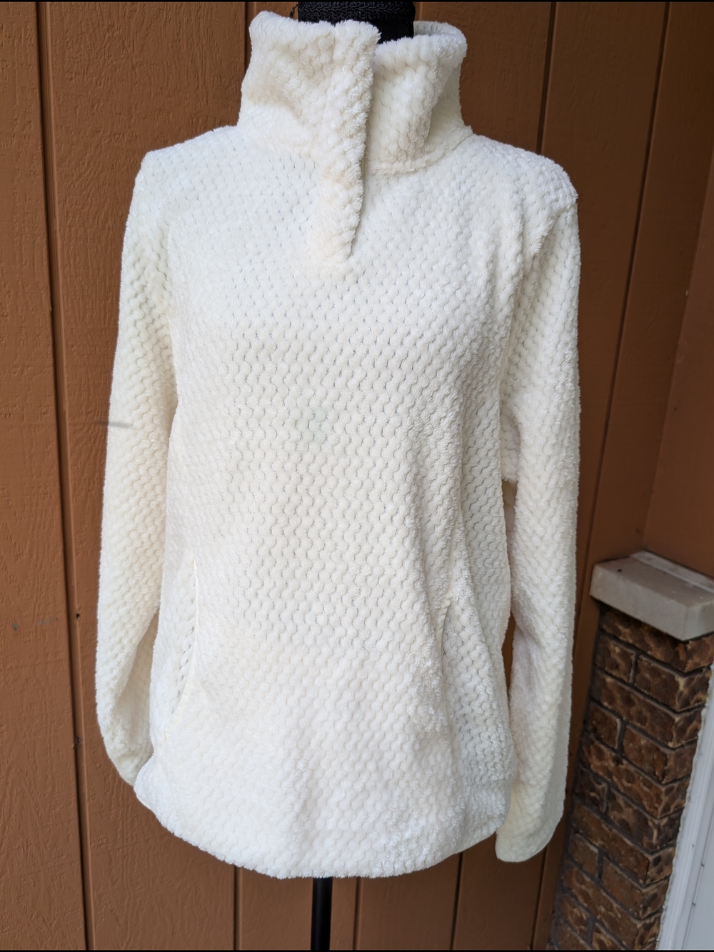 Eddie Bauer Cream Plush Funnel-Neck Pullover Sweater Women's Medium
